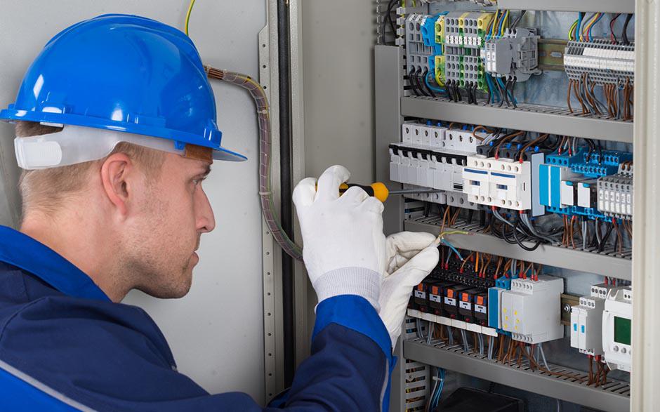 besoin d'un électricien Paris 16